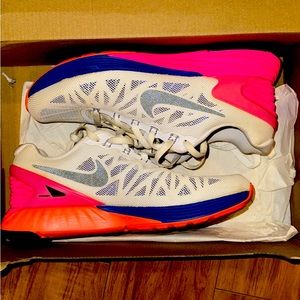 Nike Lunarglide shoes, size 6.5 women’s. Not my style anymore. Stopped wearing